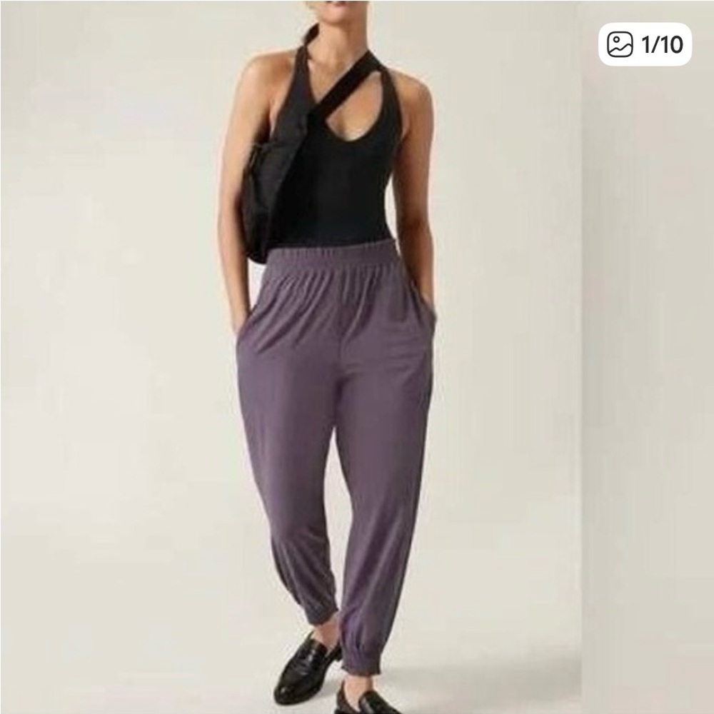 ATHLETA Savannah Jogger Size 10 Dust‎ Violet Purple